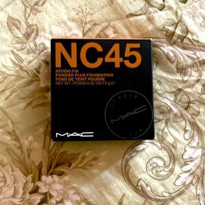 Mac Studio Fix - Powder Plus Foundation